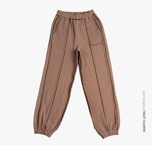 Pantalón marrón suave al tacto