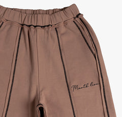 Pantalón marrón suave al tacto