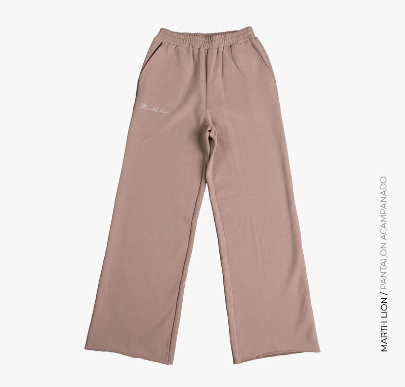 Pantalón acampanado beige