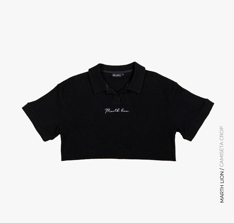 polo corto negro texturizado