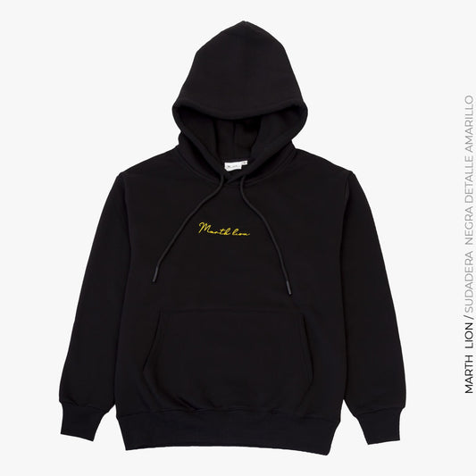 Sudadera negra con detalle amarillo